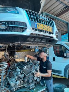 מוסך בחולון